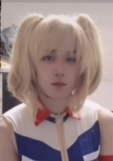 連邦クイーンファンクラブ (レイコ・ホリンジャー)