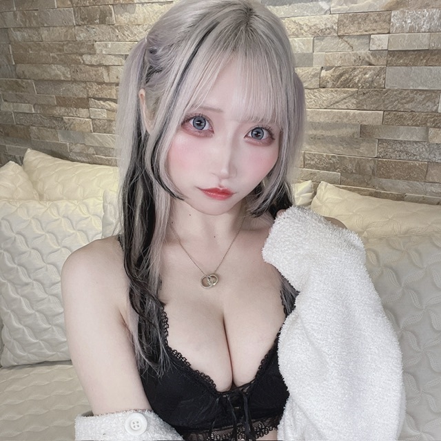 ふぁみりあっ (蜜月りあ)