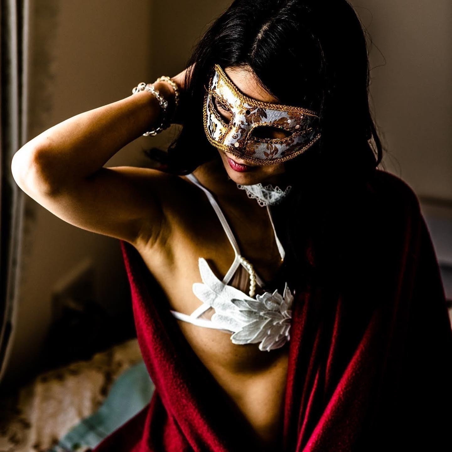 お姉さんの隠れ部屋 (お姉さん)