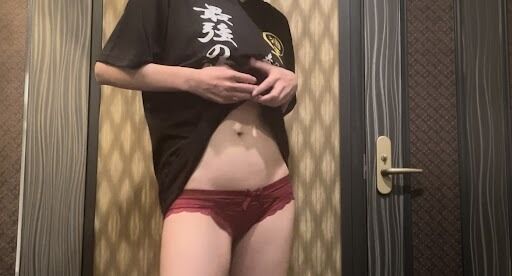店員さん風のおしがま (1/3)
