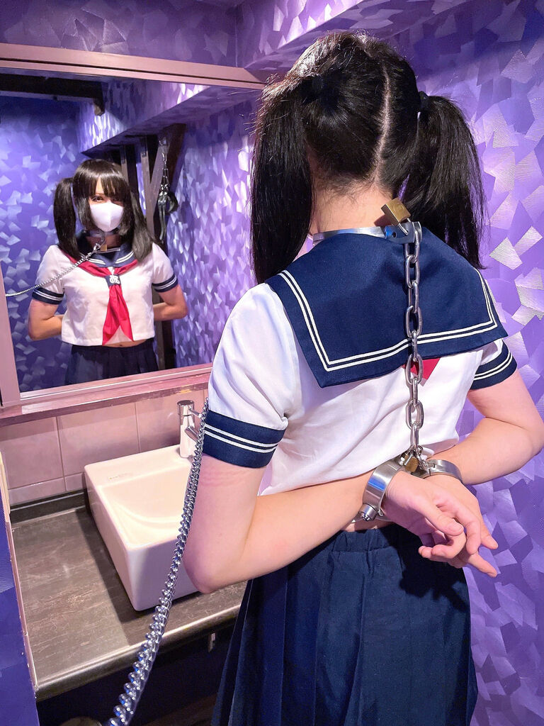 拘束】 鉄枷拘束② - さいはてのRさんファンクラブ (さいはてのRさん)の投稿｜ファンティア[Fantia]