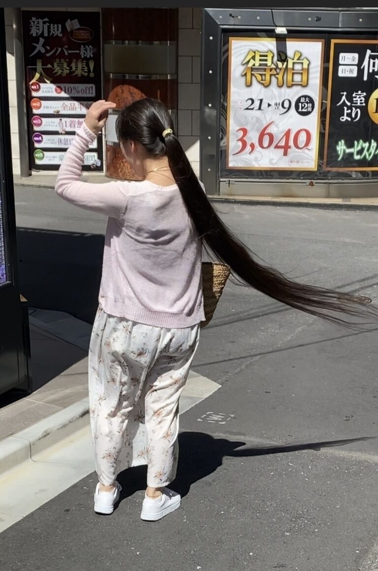 ロングヘア】 ホテルへ向かうロングヘアデリヘル嬢 - かえでの fan club (髪の毛切らないかえで)の投稿｜ファンティア[Fantia]