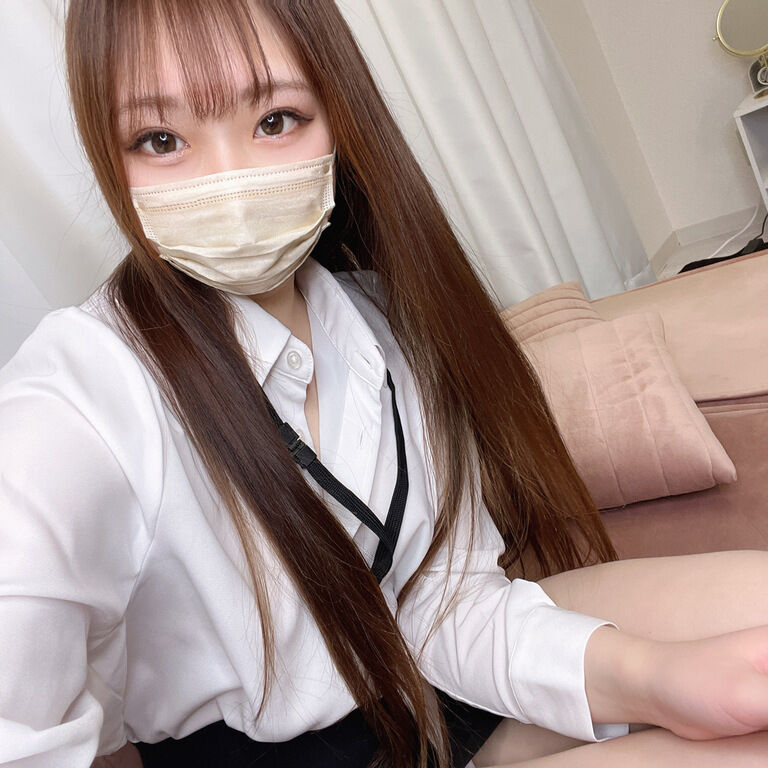 【激レアスーツ姿!?】立ったままリップ電マで…😘