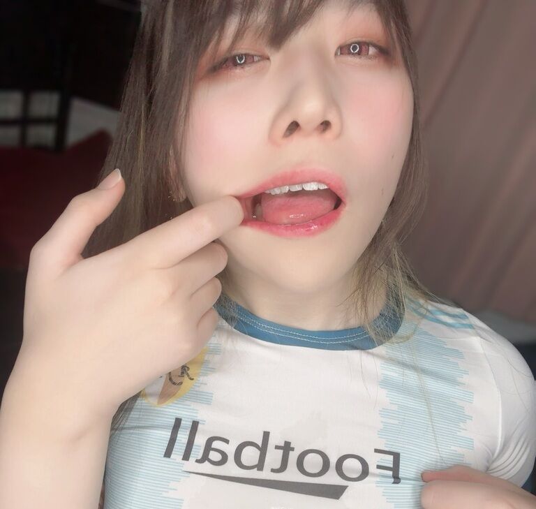 【動画】喉奥見せたり指イラマしたりする動画♡