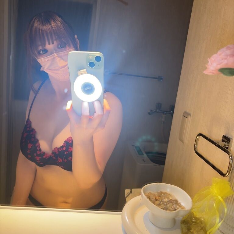 3人でシたいってコメントが止まらないんだけど・・・笑
