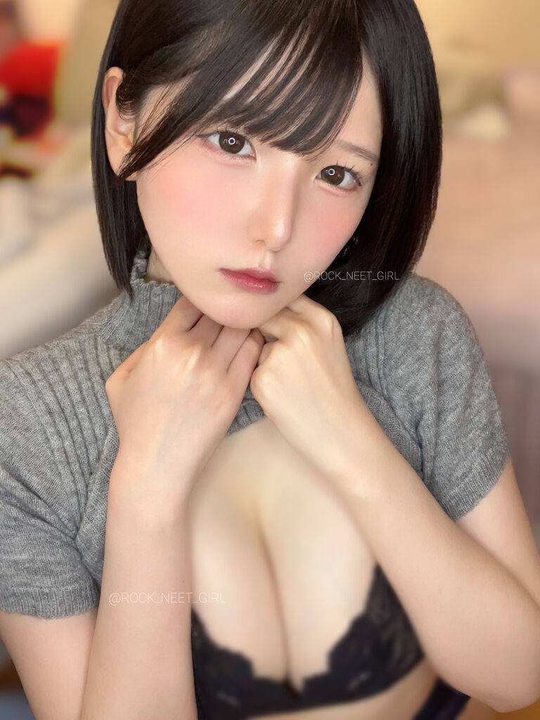 だんだん脱いでくとこ、みて…?