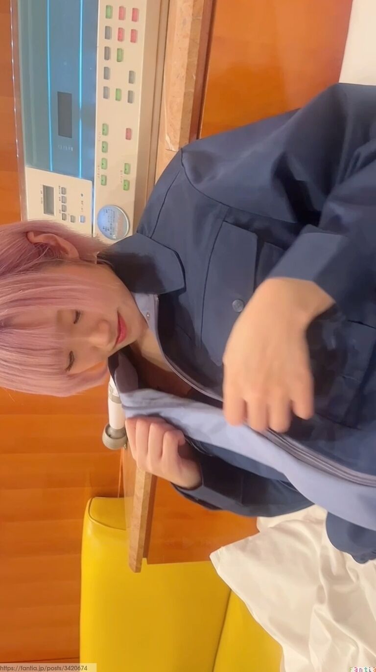 ひとりで脱ぐの、そろそろ飽きたかも😮‍💨 (1/3)