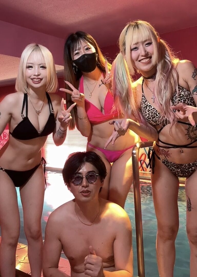 【4P】 痴女3人に囲まれて粗チン晒したゆきやの末路