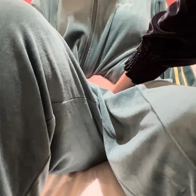 無理やりおもらしさせられて、、、