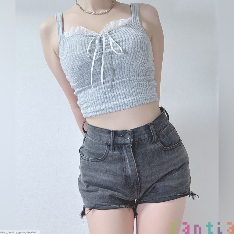 暑すぎてなるべく服着たくない…