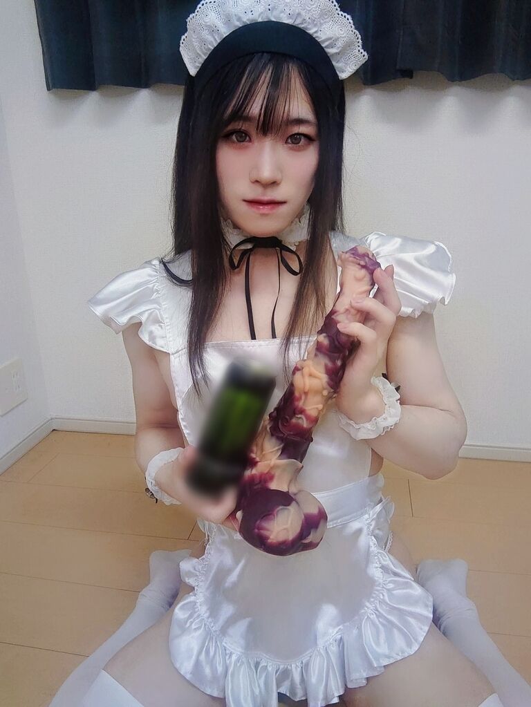えぐいディルドでアナニーしちゃう変態メイド♂