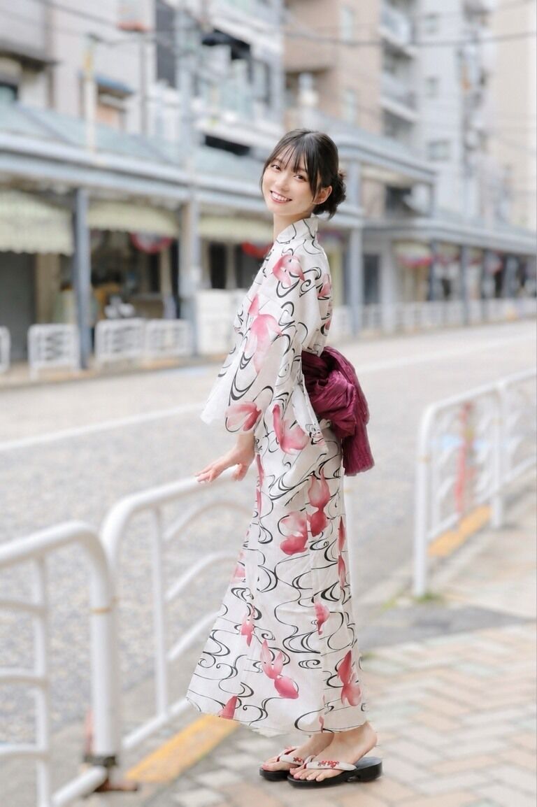 瀬戸環奈からの暑中見舞い2026【写真データ5枚セット】