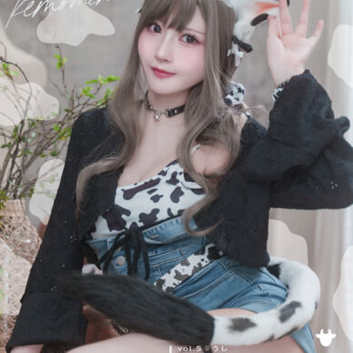 NEW‼️新刊‼️【シリーズ写真集】ケモみみ彼女と。vol5うし 写真集