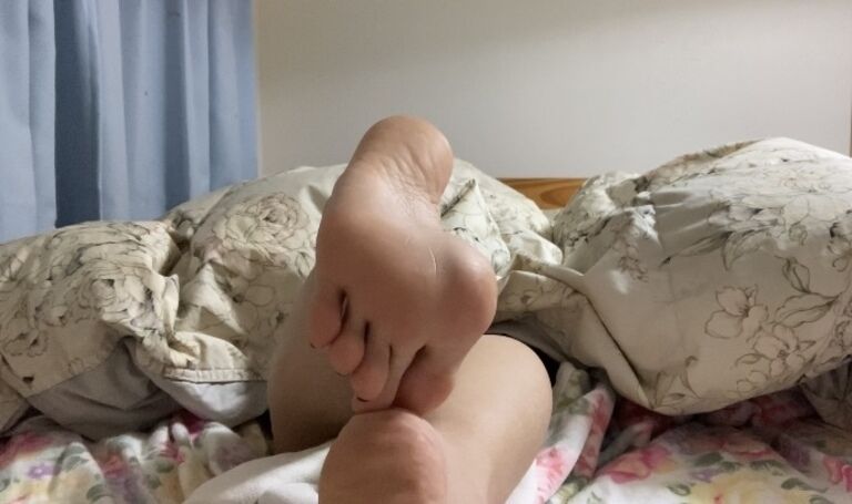 裞足ðж