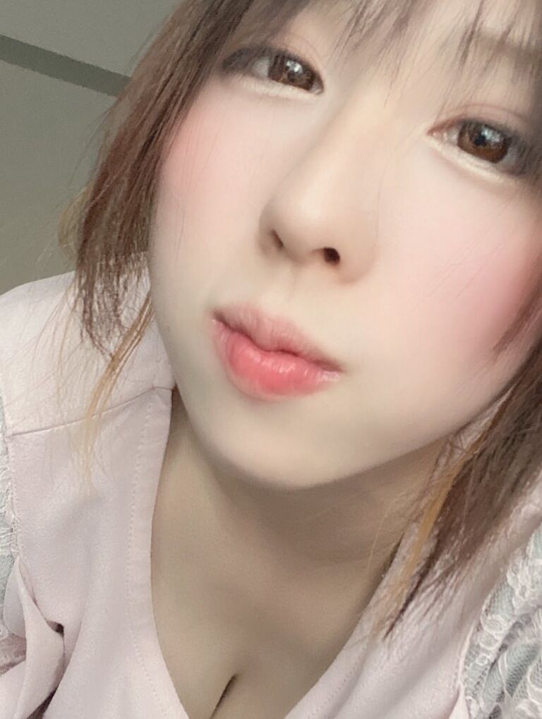 ゅぃのセーラ服1個目