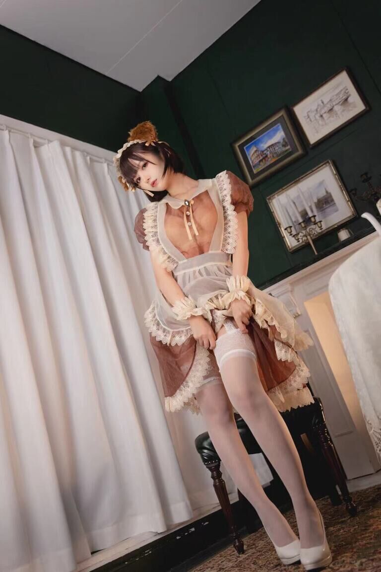 透けてるメイド