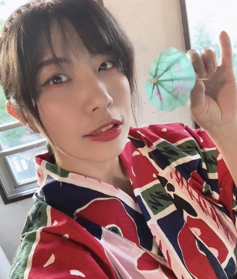 浴衣の君は