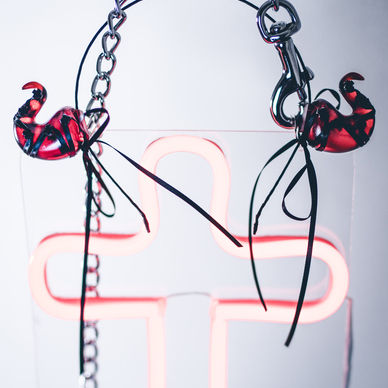 黒十字編み上げリボン（赤）