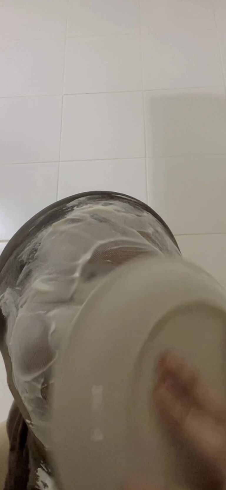 顔面ストッキングとパイ投げ