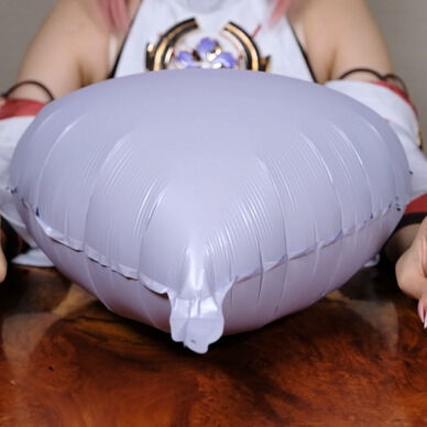 狐の爪で風船を割るよ(balloon popping)