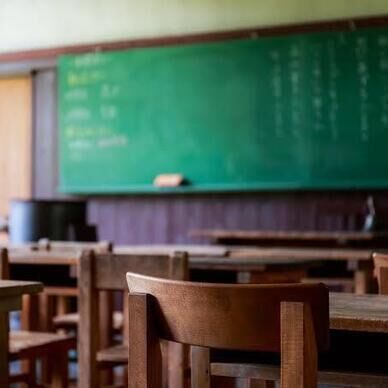 【女性向けボイスフリー台本】ヤンデレな近所のお兄ちゃんが、同じ学校へ… ［全年齢］