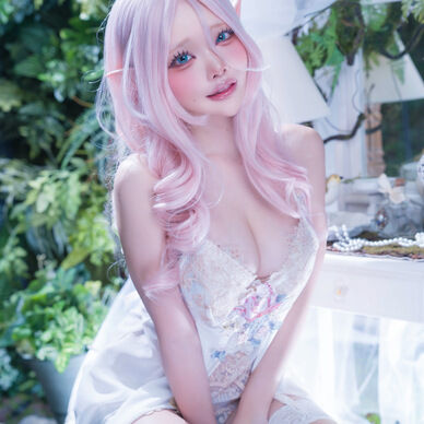 水羽えとエルフ新作写真集