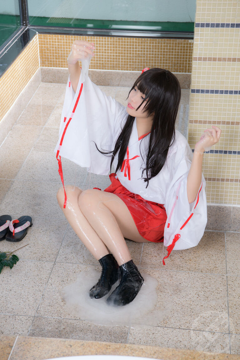 特濃!光沢ローションぬ~るぬる(巫女服編)