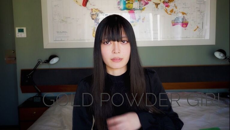 Gold Powder Girl 01