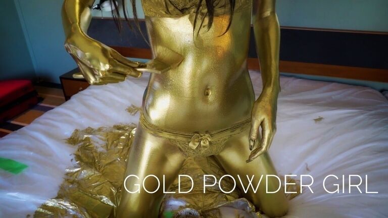 Gold Powder Girl 01