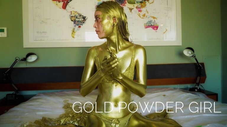Gold Powder Girl 01