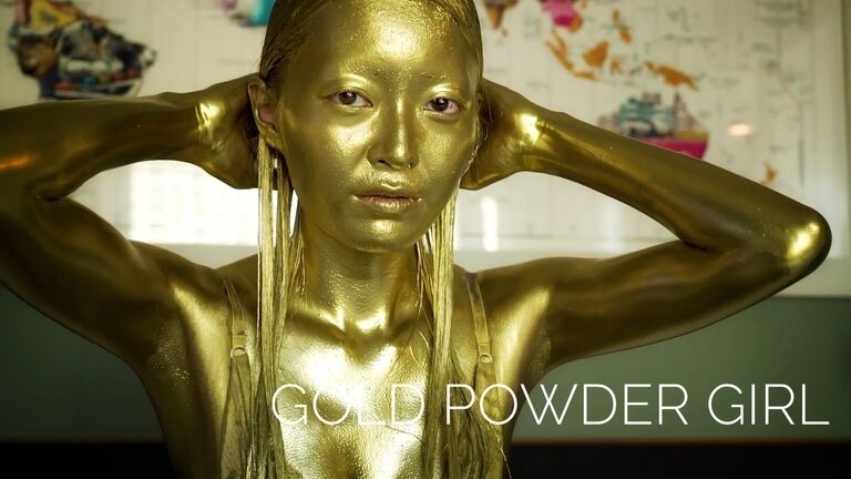 Gold Powder Girl 01