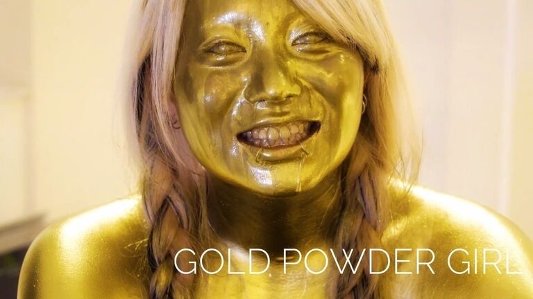 Gold Powder Girl 02