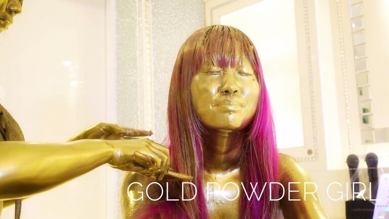 Gold Powder Girl 02
