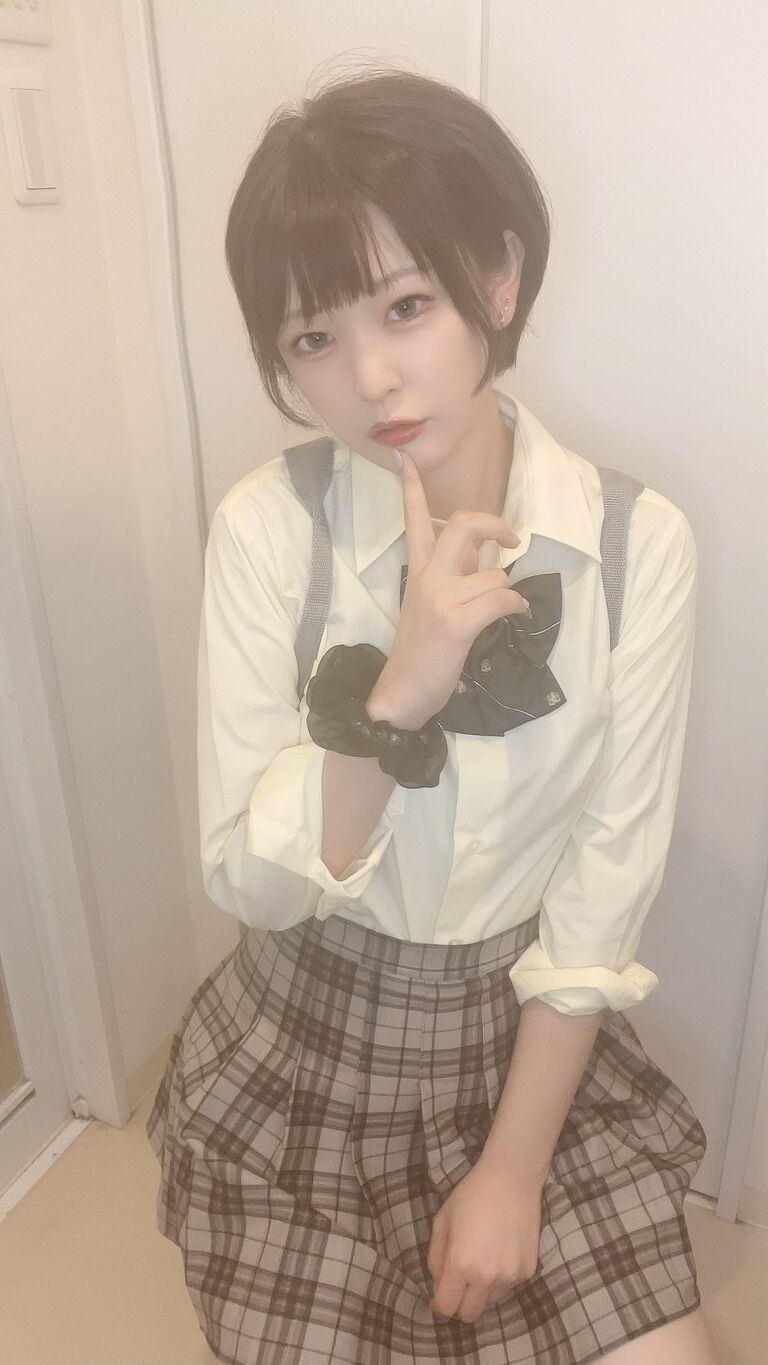 『ゆにぴこの かんがえた さいきょうの せいふくぎゃる』