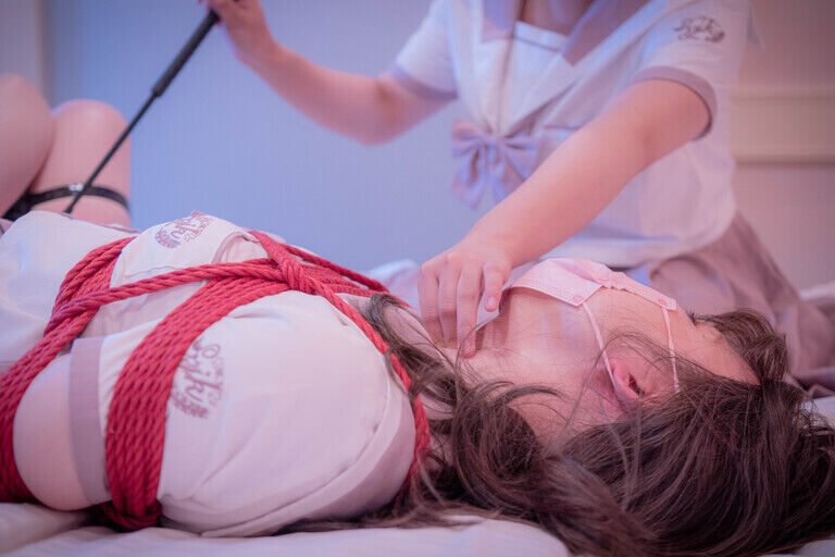 セーラー服女子による女装子縛り動画(natsumi,haru)