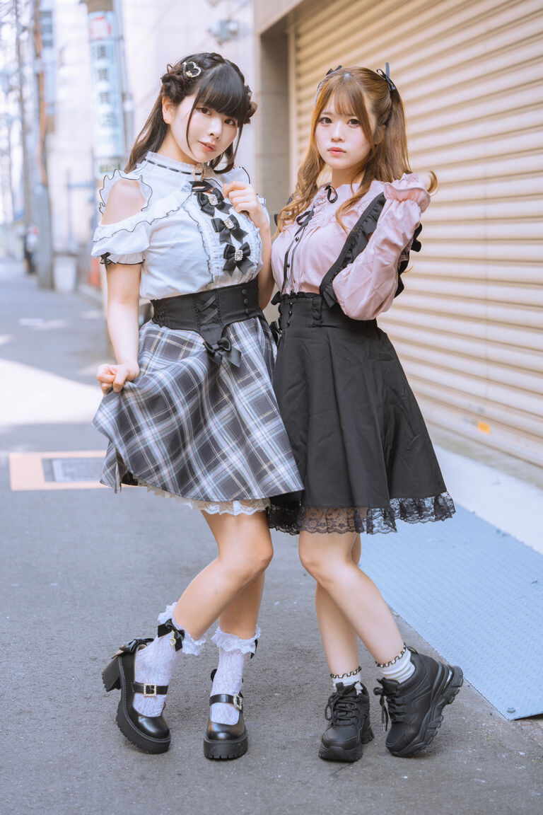 どっちが好きか選んでね？僕のことが好きすぎる地雷系女子二人に童貞卒業を迫られています