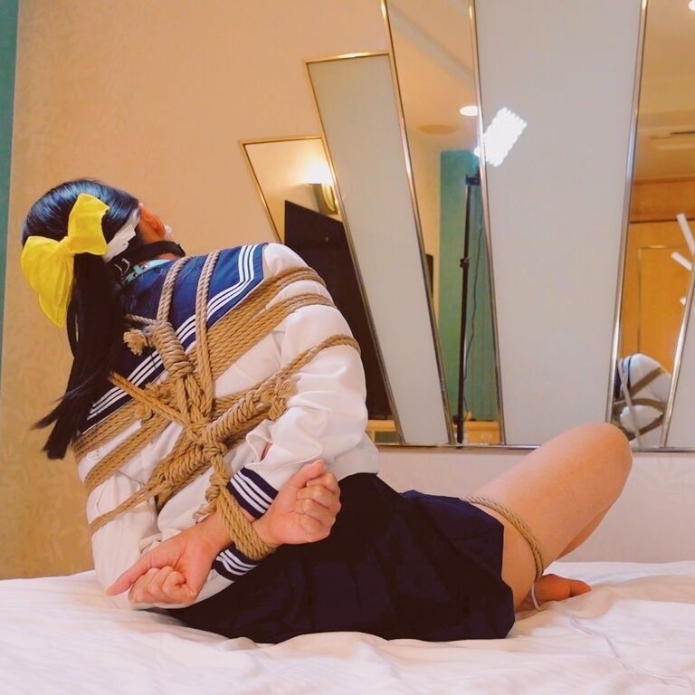 【見たくない...】鏡越しの電マ責め　[I don't want to see...] Electric massager over the mirror