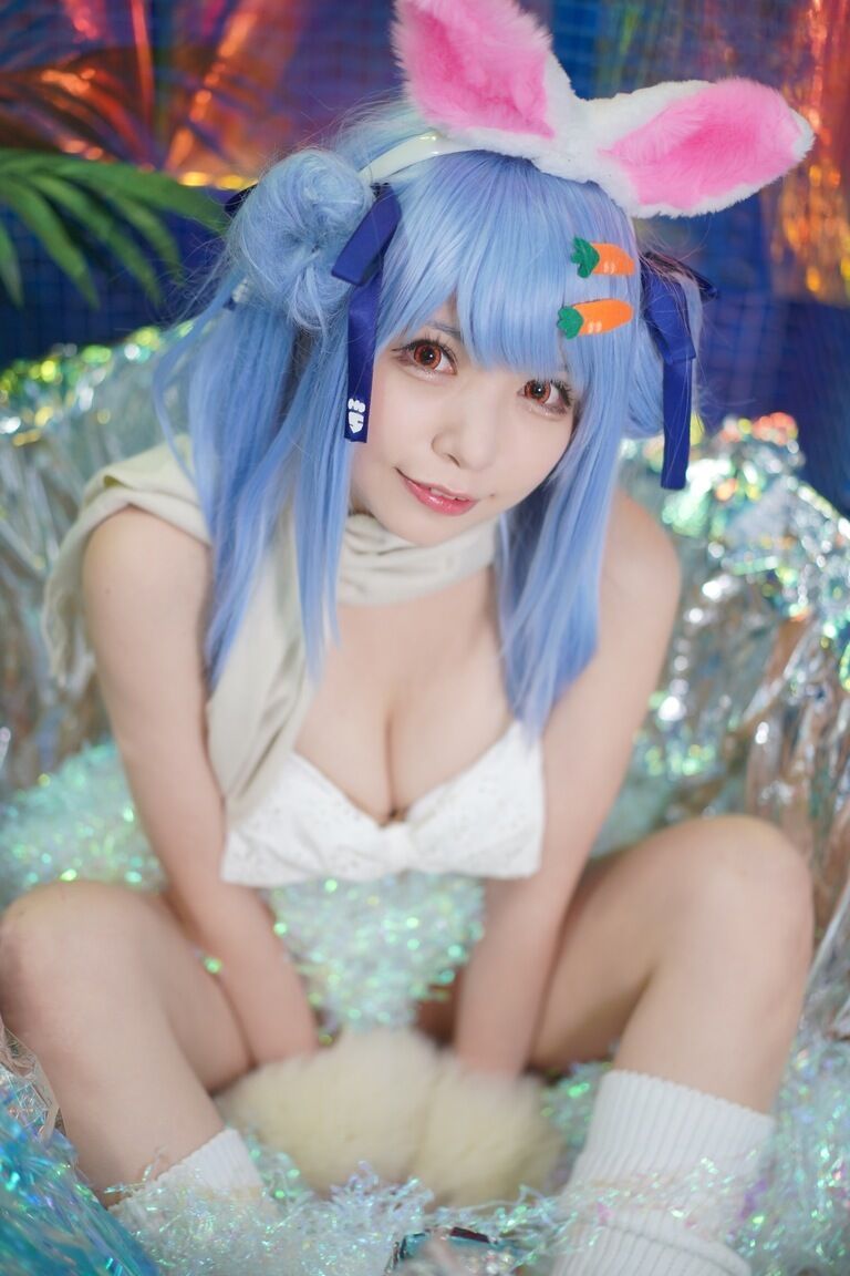 ぺこぺこつんつん