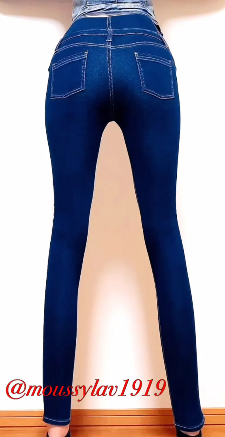 【素人モデル🔞】ぴちぴちスキニージーンズ👖脚長✨超美脚ギャルデニム(^^♪