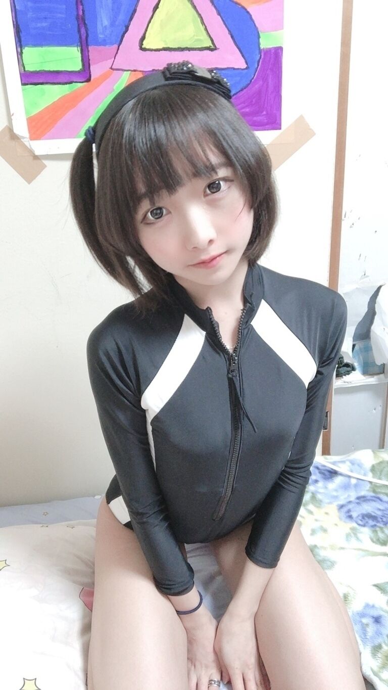 お家でこすぷれっ!競泳水着!