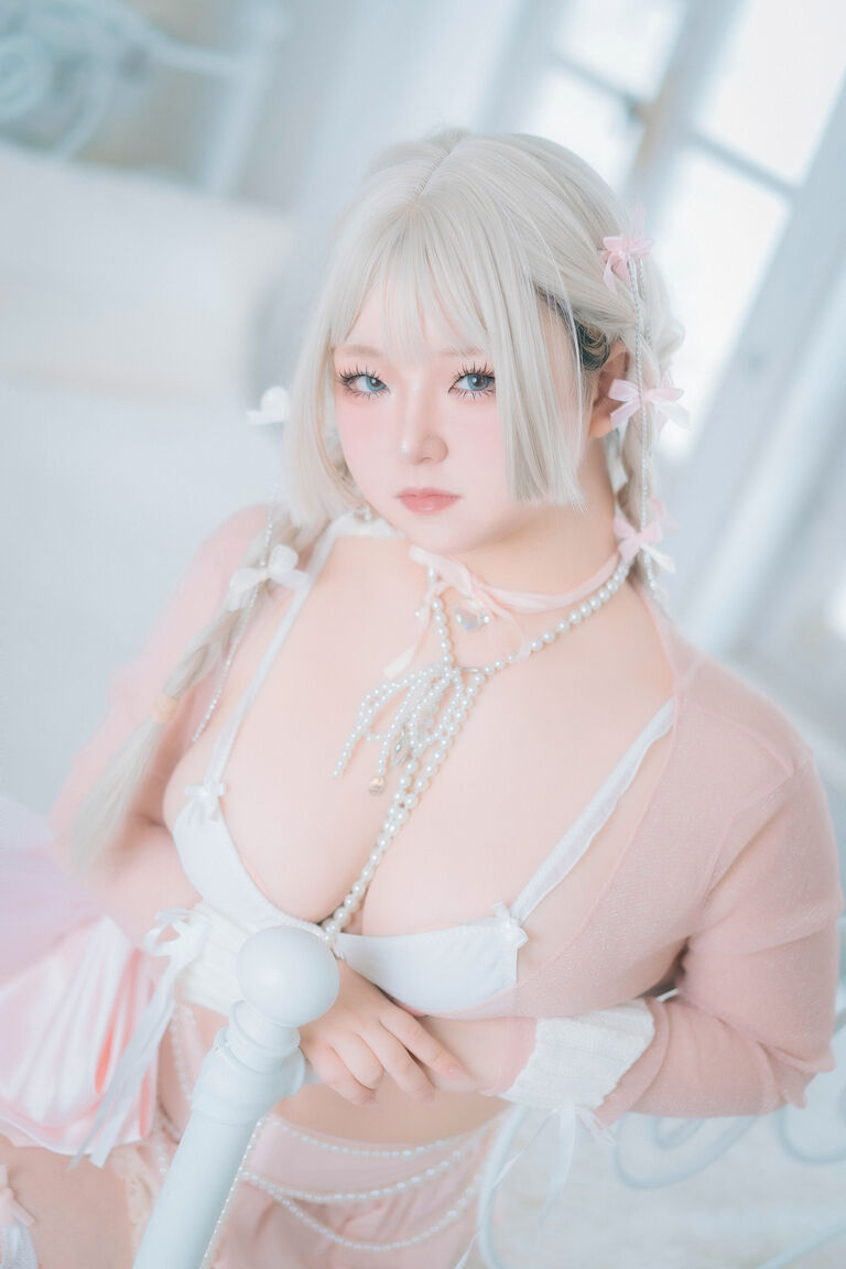 toes and tulle