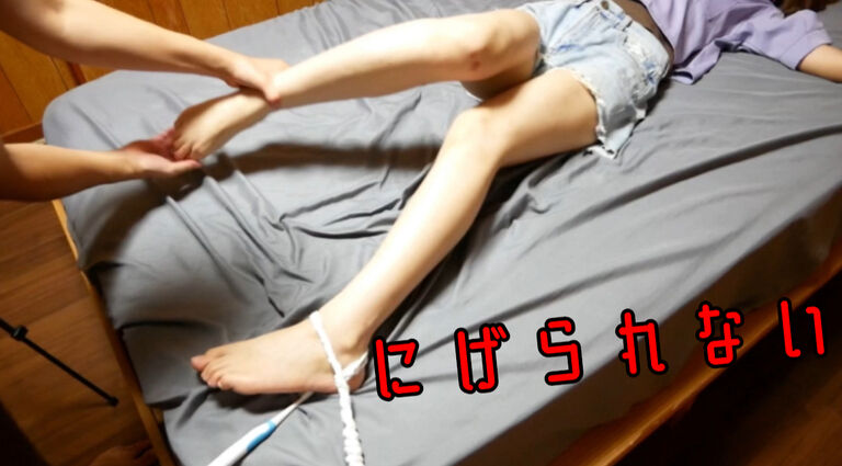 全身拘束で20代女性を歯ブラシでくすぐり♡I tickle a woman in twenties with a toothbrush by restriction from head to foot
