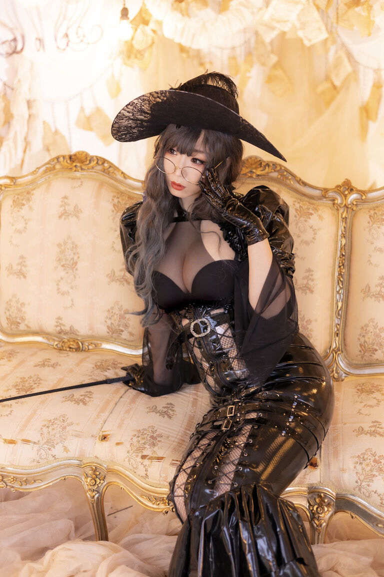 眼鏡魔女と鞭とひみつ