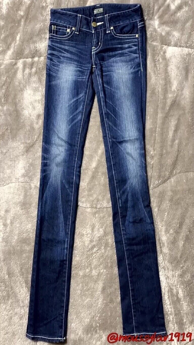 最近出かける時はこのスキニー😊👖超お気に入りジーンズ❤️✨