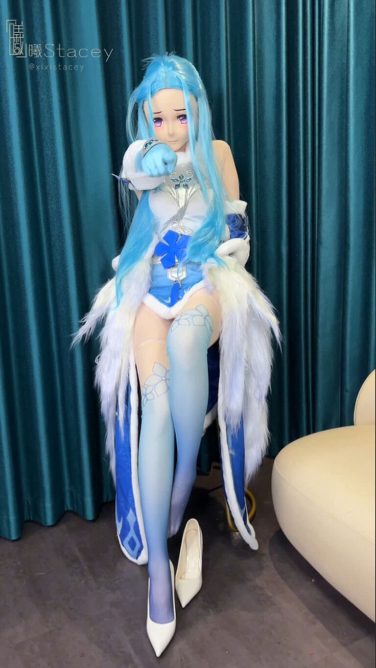 【完整版8分38秒】双面王昭君Cosplay：纯洁的冰雪天使kigurumi娃娃头壳下竟然是戴着真人面具的流口水性感女王