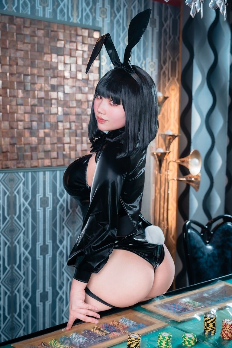 Bunny with big thighs