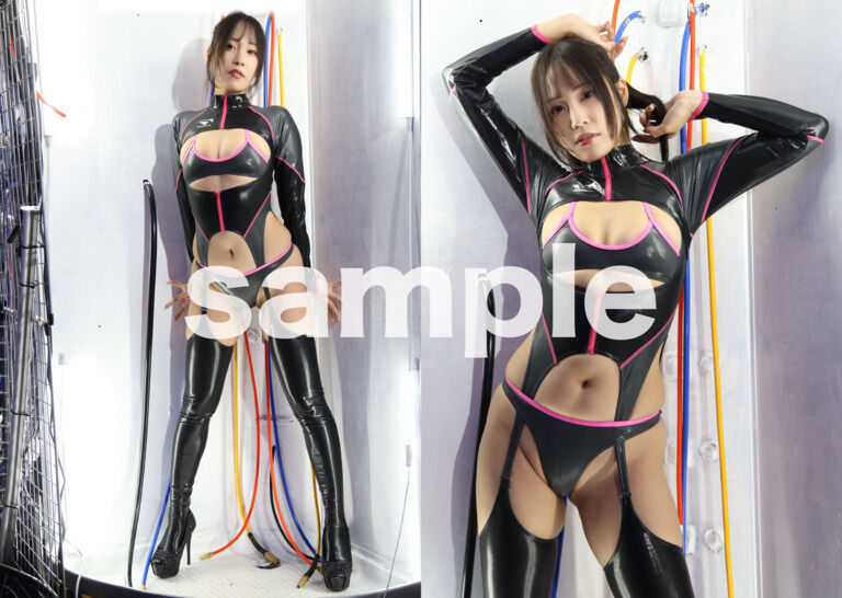 冬コミケC105 れんなコスプレ写真集『Renna in Cyber City』CD-ROM版