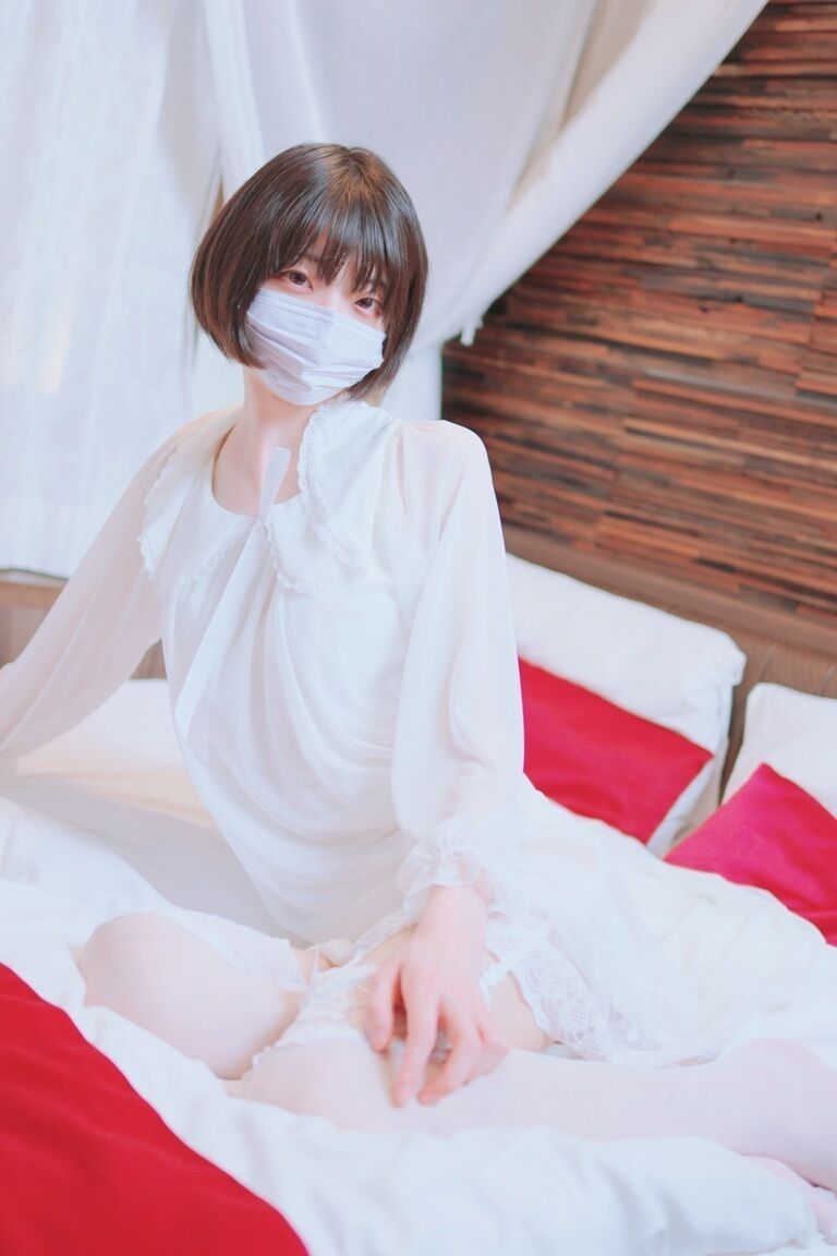 ホテルでランジェリー撮影