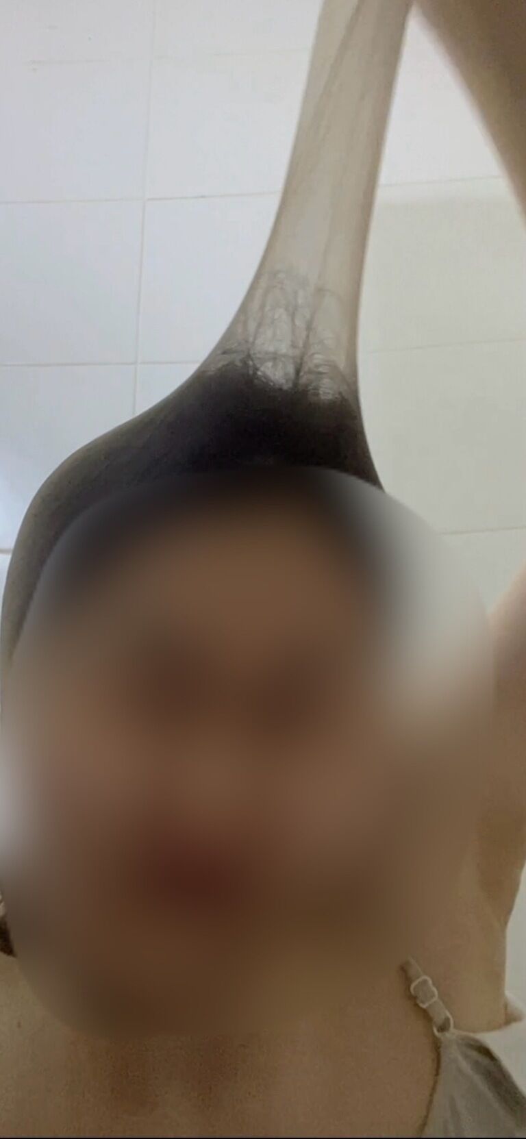 顔面ストッキングとパイ投げ