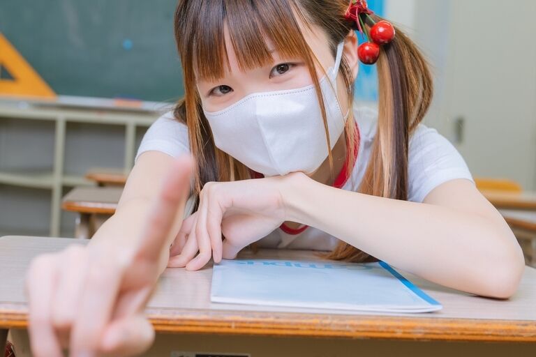 今からアキは先生を叱ります!!